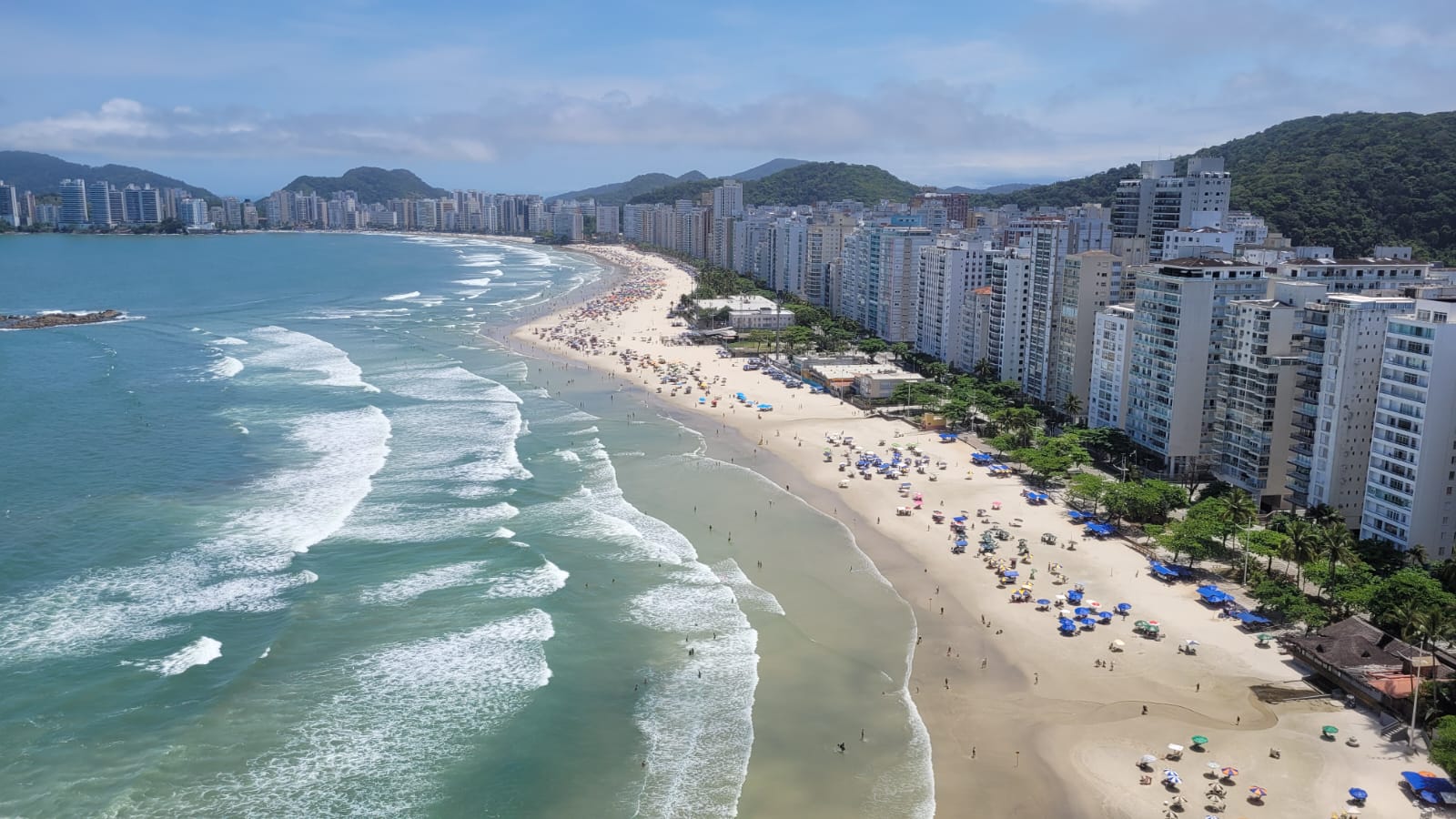 praia de pitangueiras no guarujá